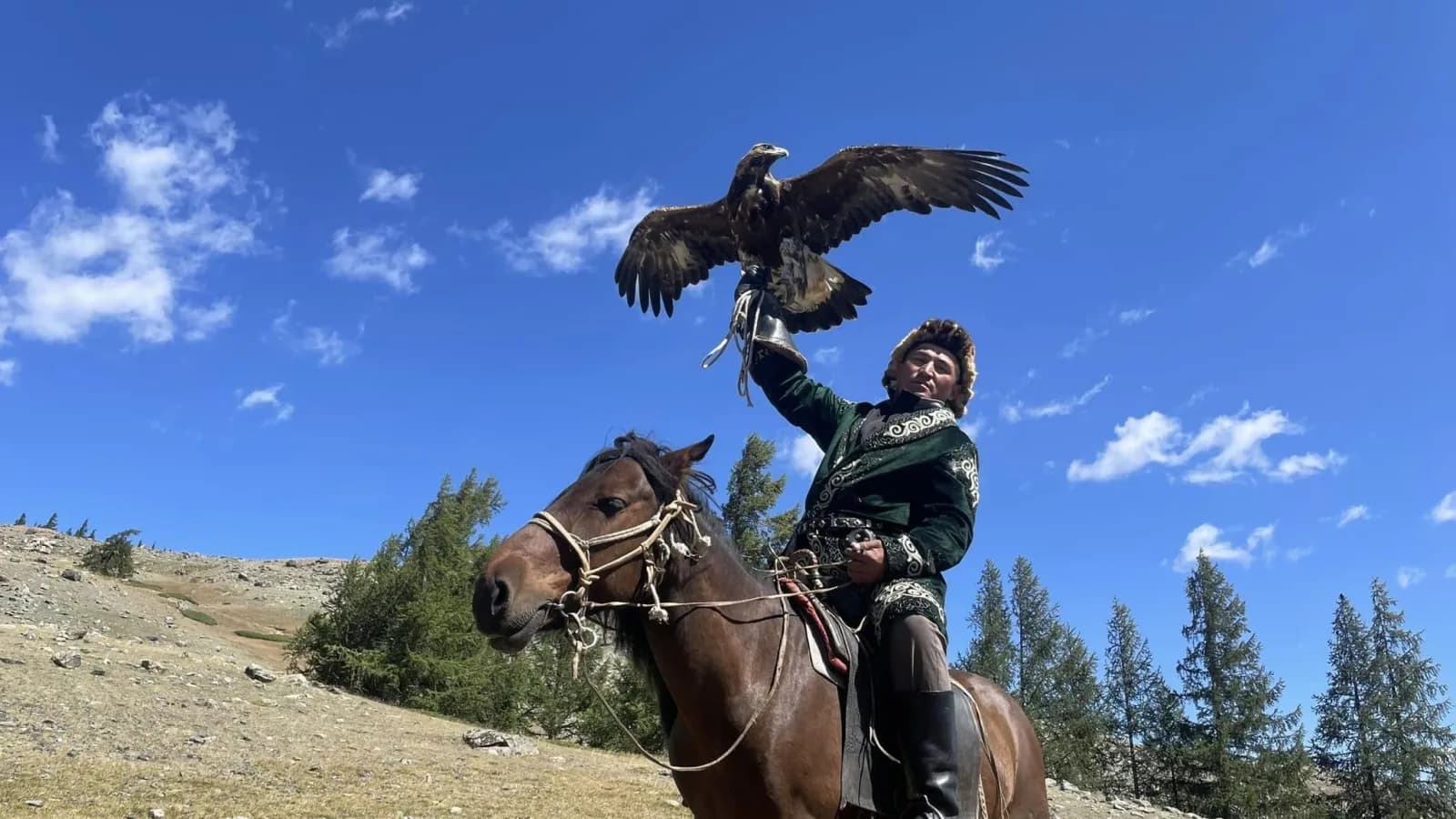 West Loop - Eagle hunters of Western Mongolia 4