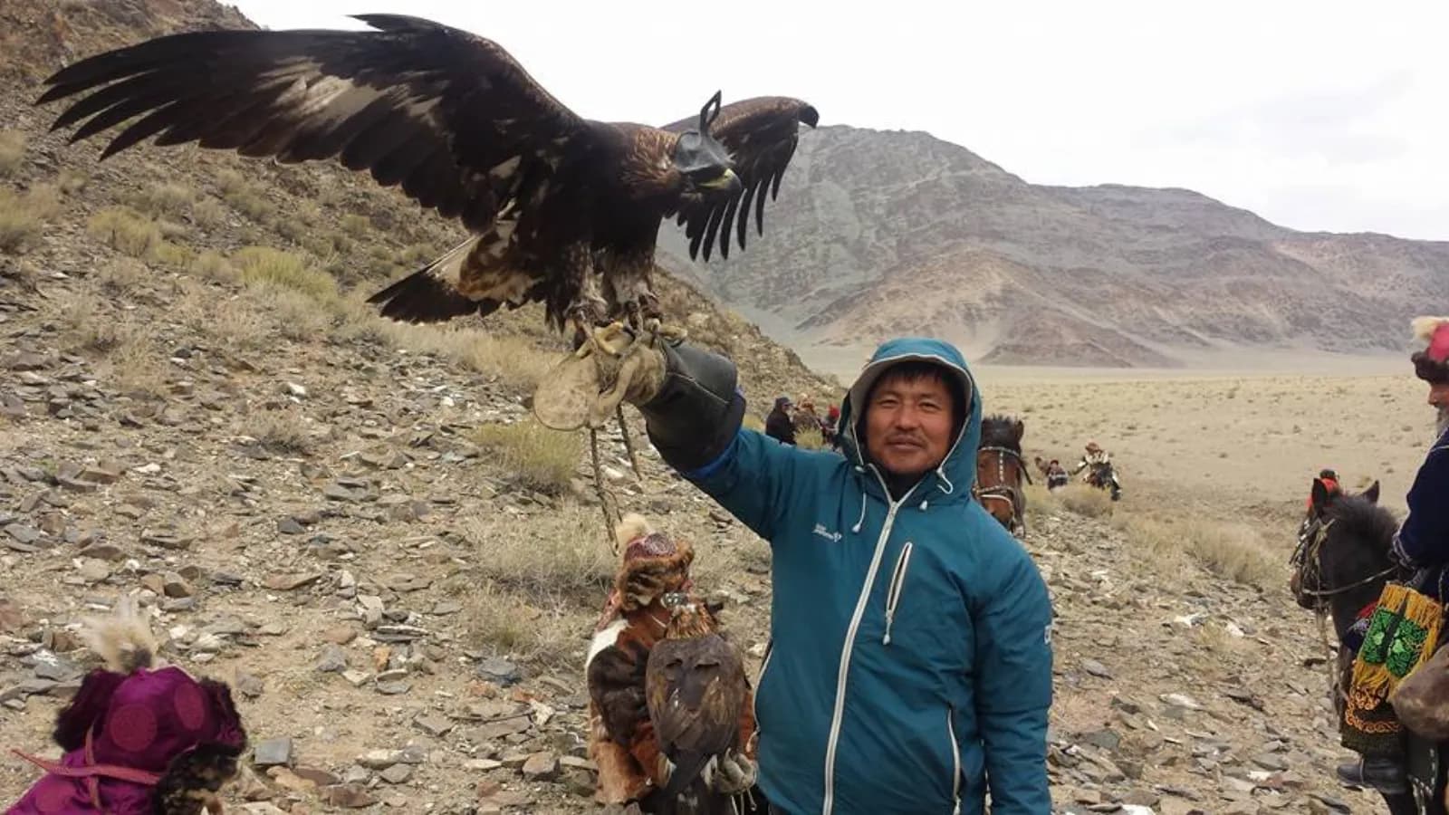 West Loop - Eagle hunters of Western Mongolia 10