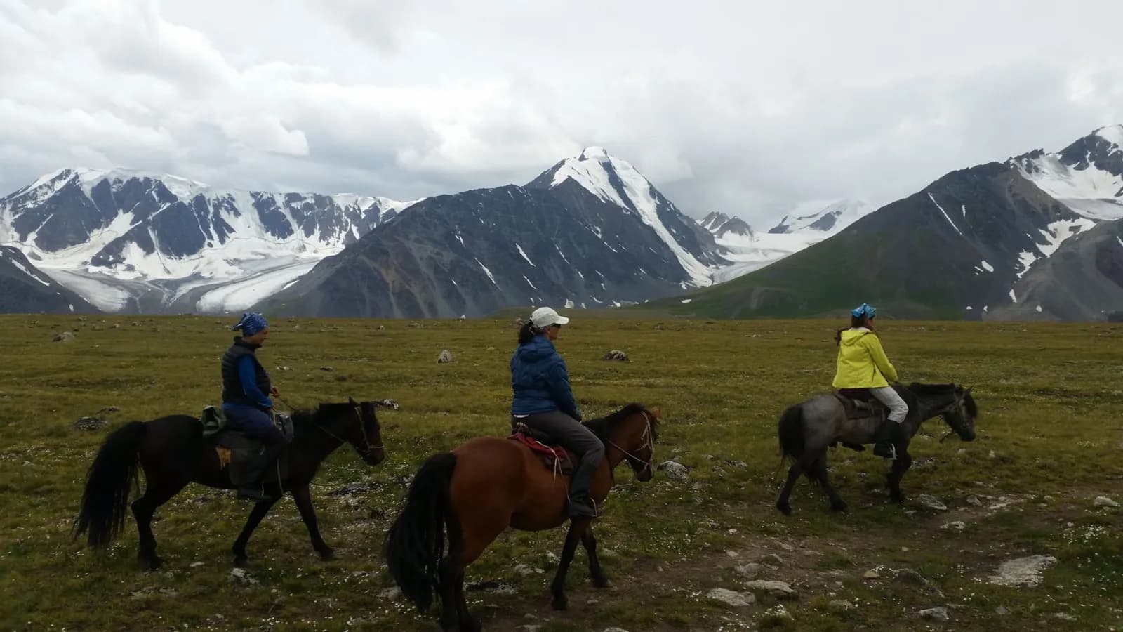 West Loop - Eagle hunters of Western Mongolia 14