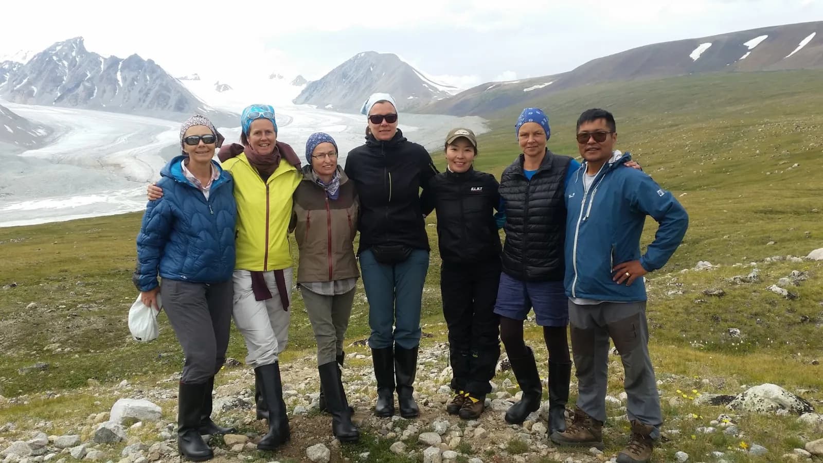 West Loop - Eagle hunters of Western Mongolia 18