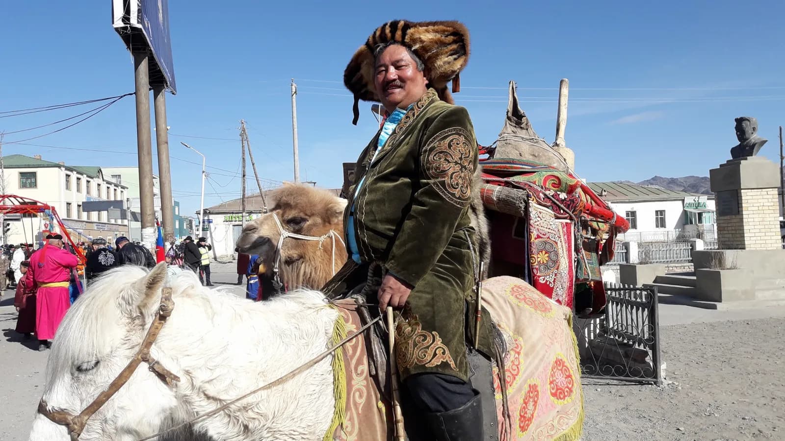 West Loop - Eagle hunters of Western Mongolia 21